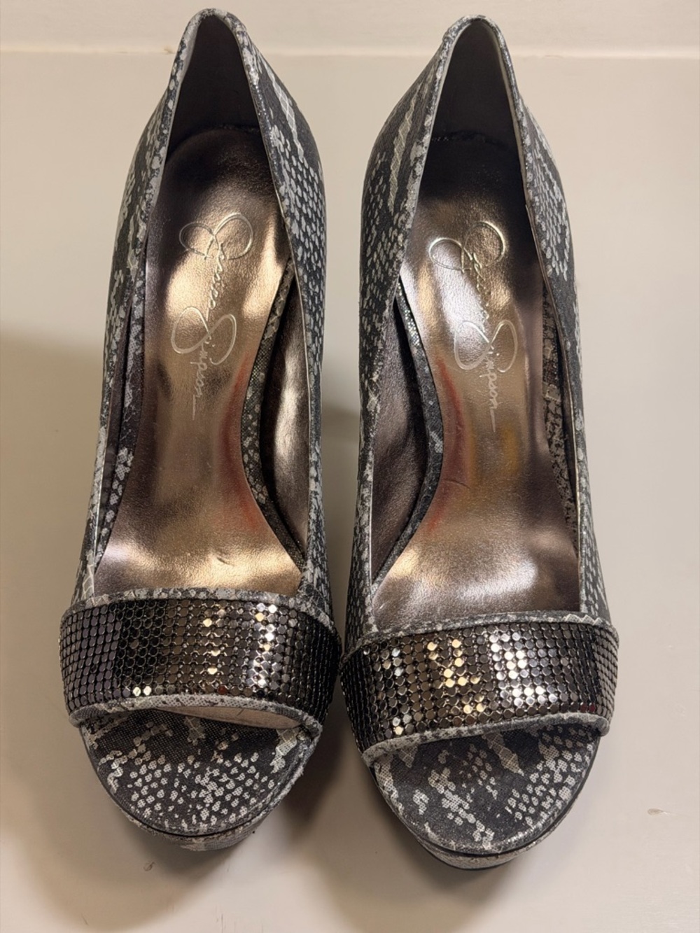 NWT! Jessica Simpson Gray Snake-Print Platform Peep-Toe Heels - Picture 2 of 16